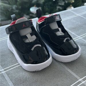Jordan Max Aura 2 baby/toddler shoes